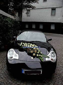 Schöne Hochzeit Auto Dekoration Lizenzfreie Fotos, Bilder und Stock  Fotografie. Image 36917516.